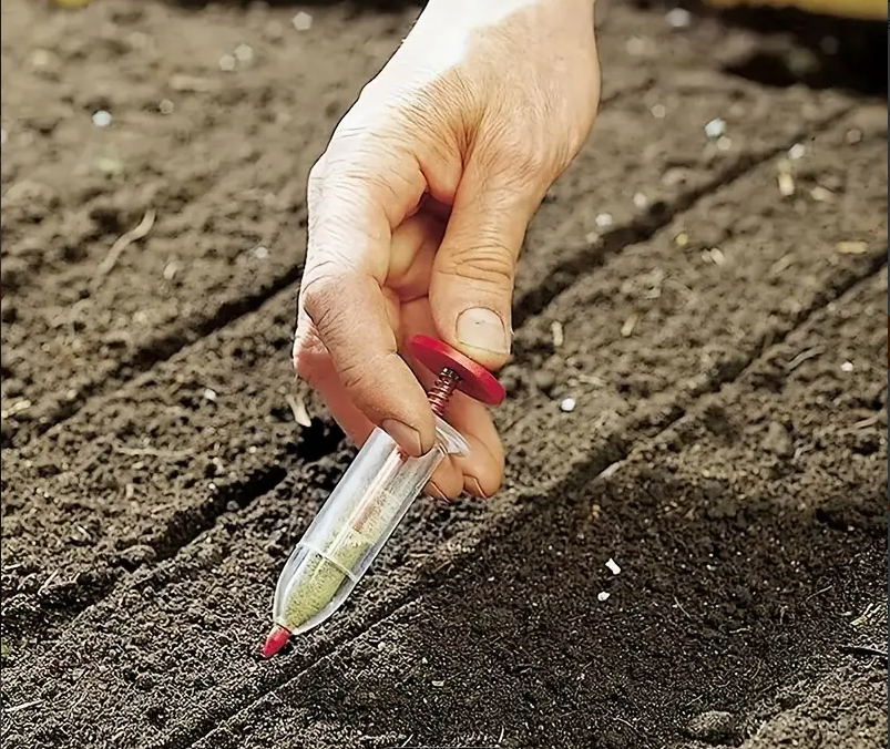 Handheld mini seeder for sowing